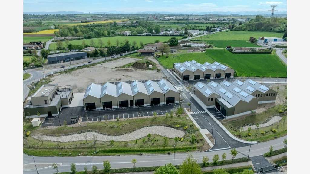 AV locaux neufs 236m² à Toussieu proche Lyon