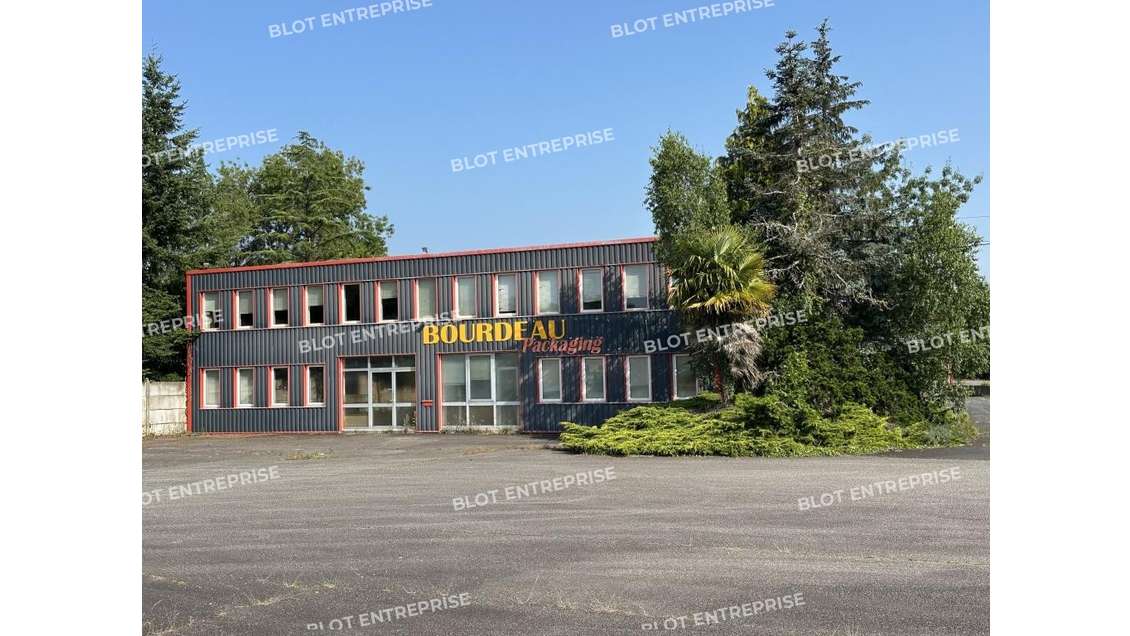 A vendre local activités 2680m² à Treillières