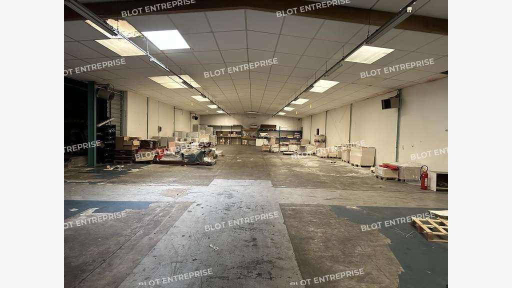 A vendre local activités 2680m² à Treillières