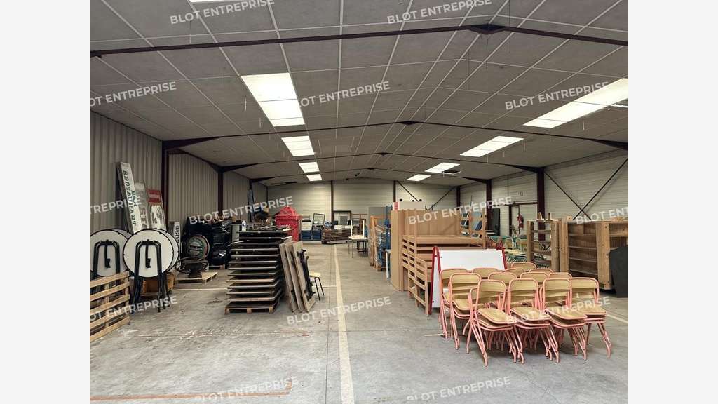 A vendre local activités 2680m² à Treillières