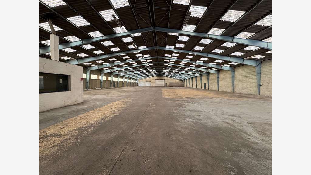 A vendre bâtiment d'activité 2200m² à Treillières