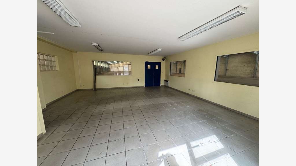 A vendre bâtiment d'activité 2200m² à Treillières