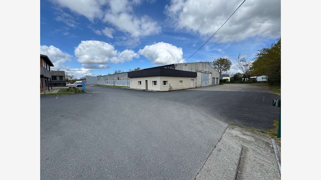 A vendre bâtiment d'activité 2200m² à Treillières