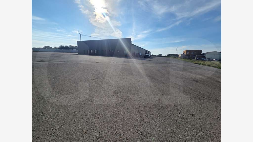 À VENDRE – LOCAL D’ACTIVITÉ À TRÉMUSON. BÂTIMENT D