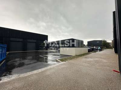 Local d'activités neuf 760m² à vendre à Trévoux