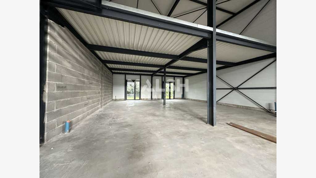 Local d'activités neuf 760m² à vendre à Trévoux