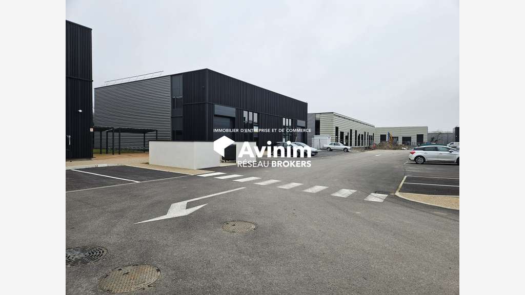 Locaux 225m² Parc des peupliers à Trévoux