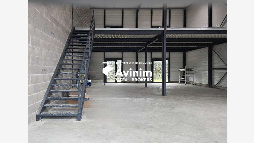 Locaux 225m² Parc des peupliers à Trévoux