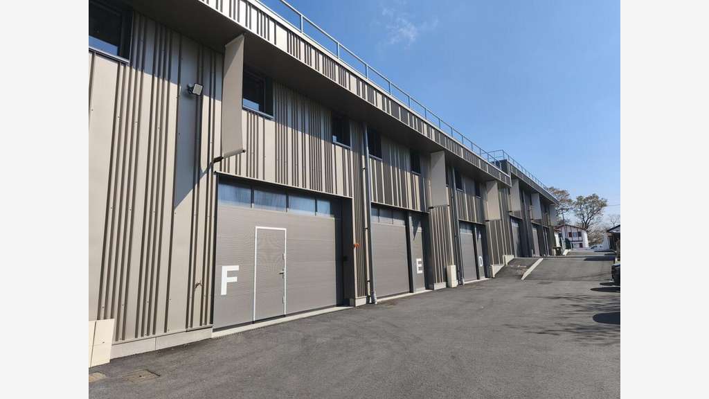 Local d'activité de 185m² à vendre à Ustaritz
