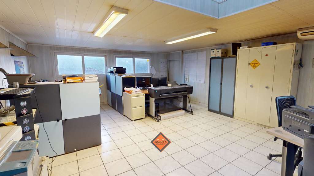 Vente local d'activité de 693m² à Val d'Oingt