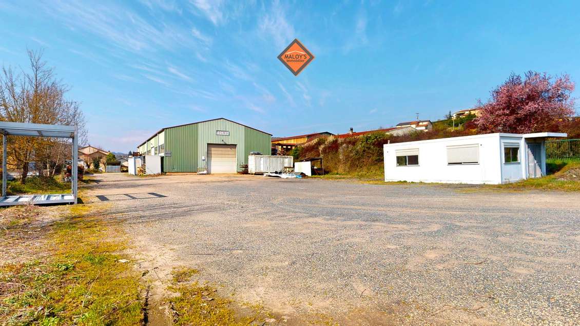 Vente local d'activité de 693m² à Val d'Oingt