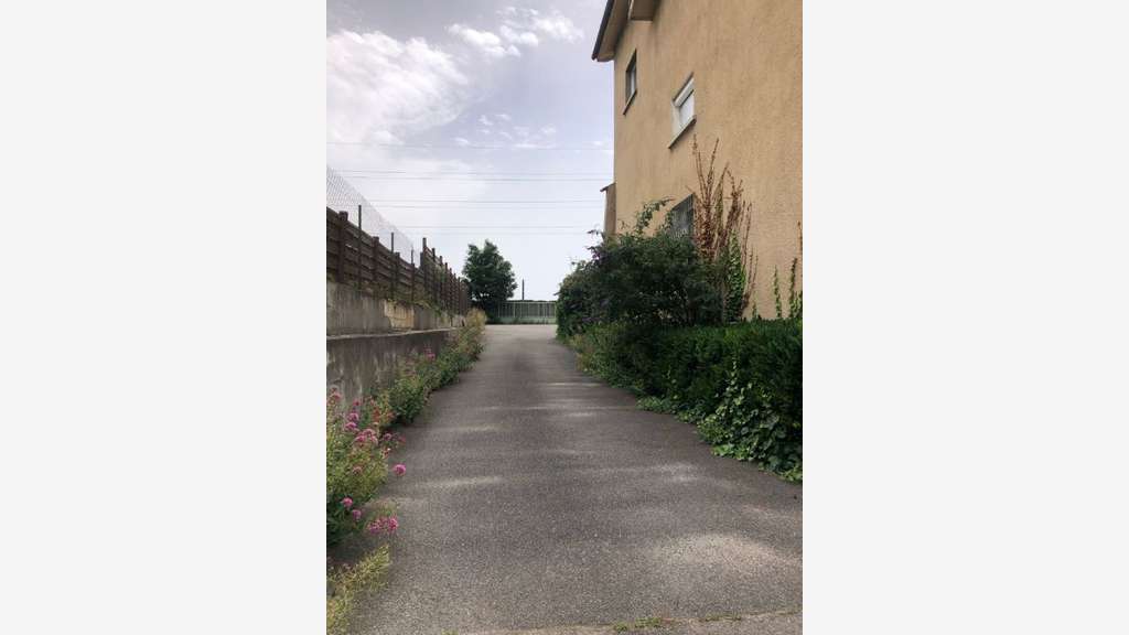 Immeuble commercial 760m² sur 1200m² à Valence