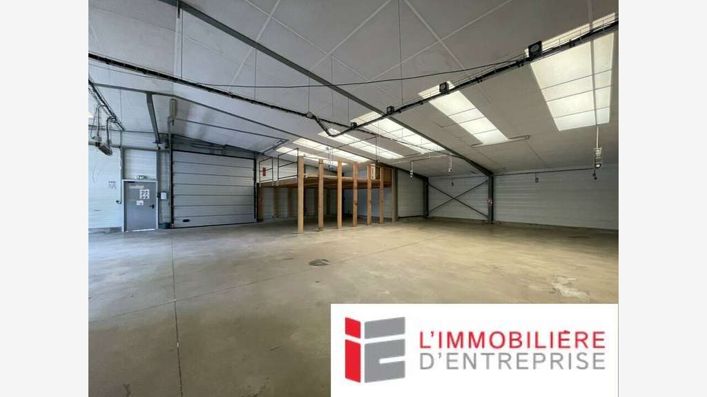 A VENDRE - SAINT AVE - Le Poteau