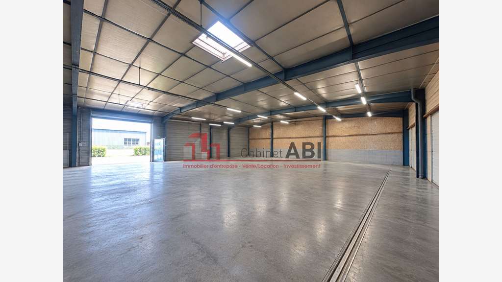 Bâtiment d'activité isolé