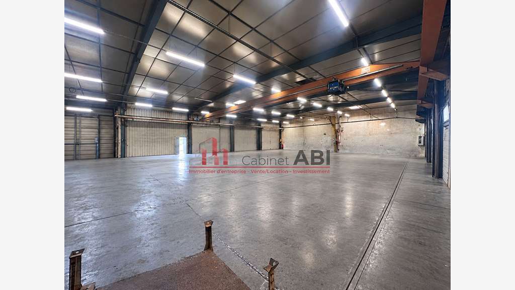 Bâtiment d'activité isolé