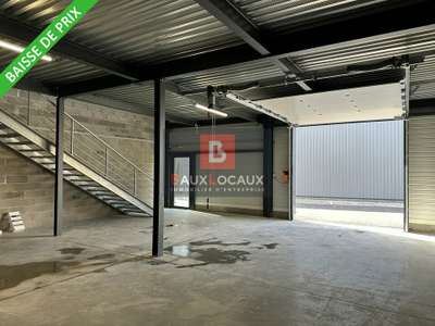 Local d'activité avec bureaux à vendre à Vedène
