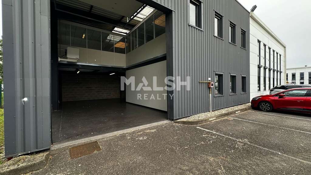 A louer entrepôt bureaux de 587m² à Vénissieux