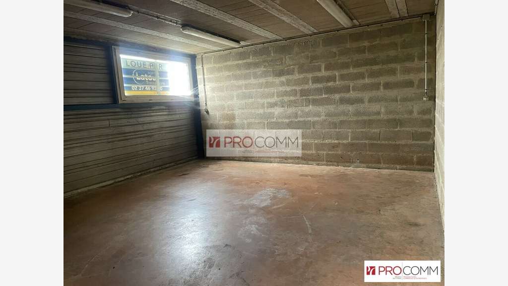 Local d'activité 865m² à vendre à Vernouillet 