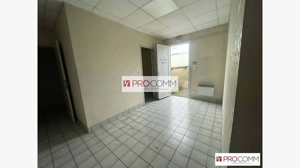 Local d'activité 865m² à vendre à Vernouillet 