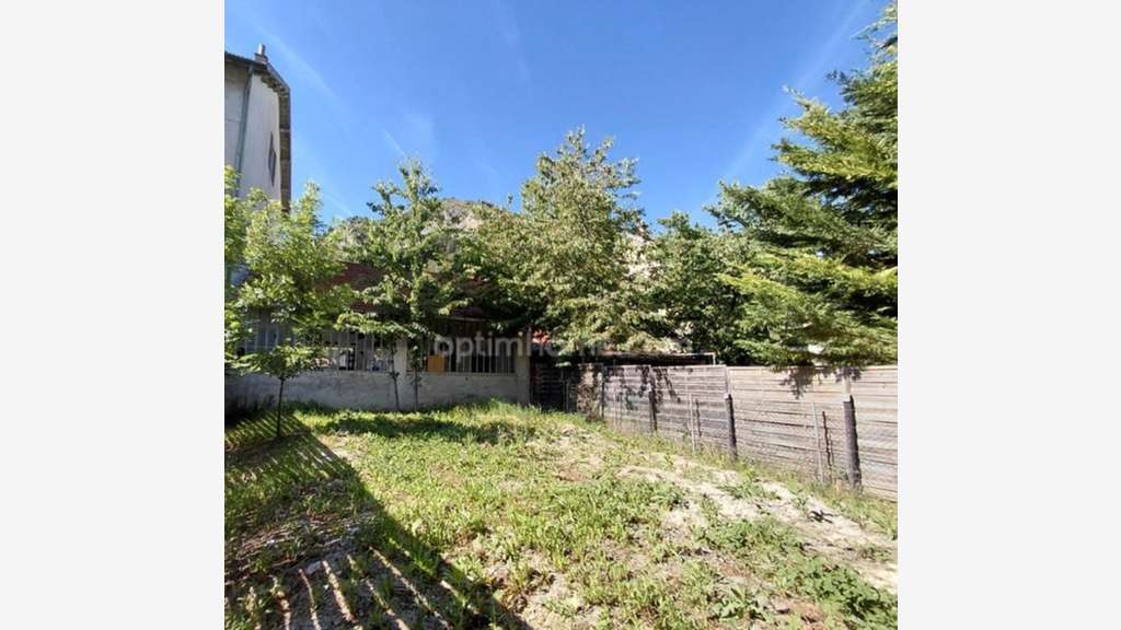 Ancien atelier 90m² à vendre à Veynes centre (05)