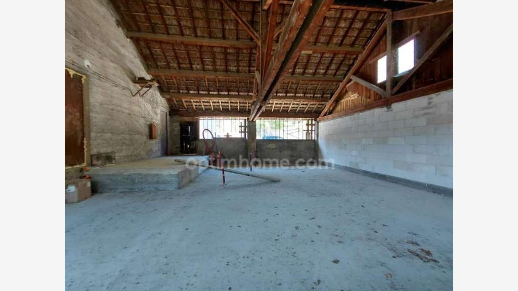 Ancien atelier 90m² à vendre à Veynes centre (05)