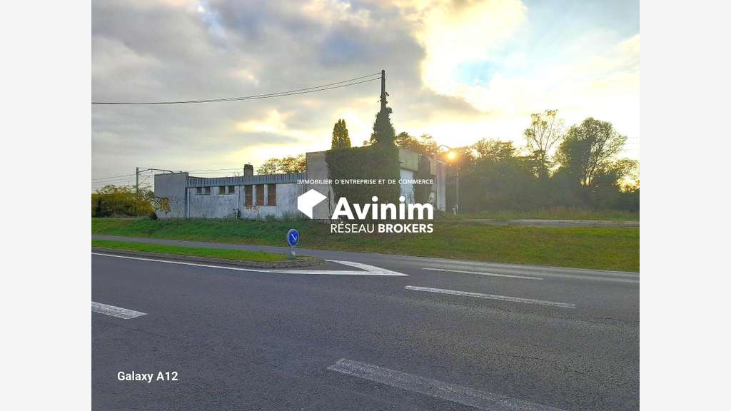 Locaux 250m² sur 2132m² à vendre à Vierzon