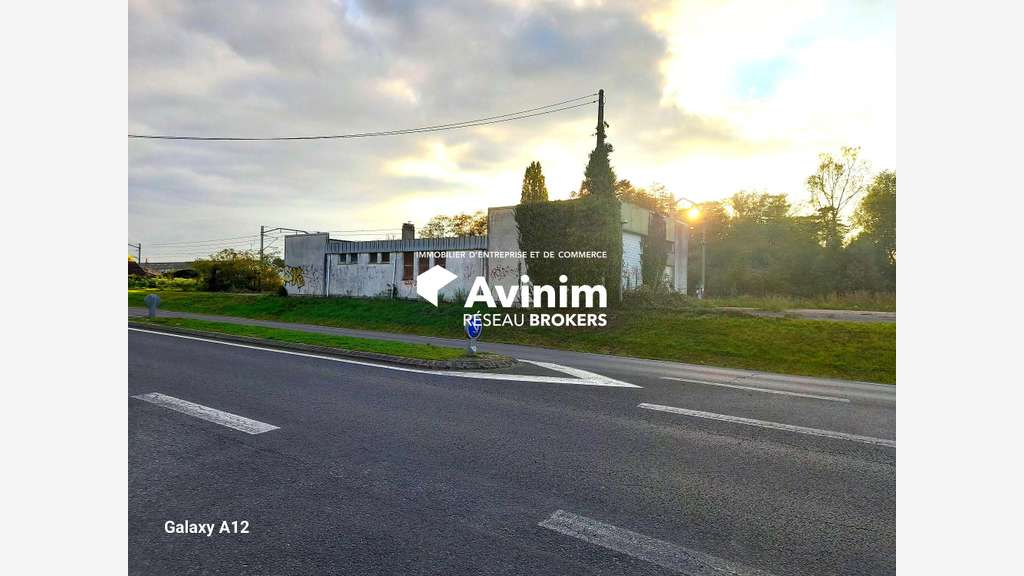 Locaux 250m² sur 2132m² à vendre à Vierzon