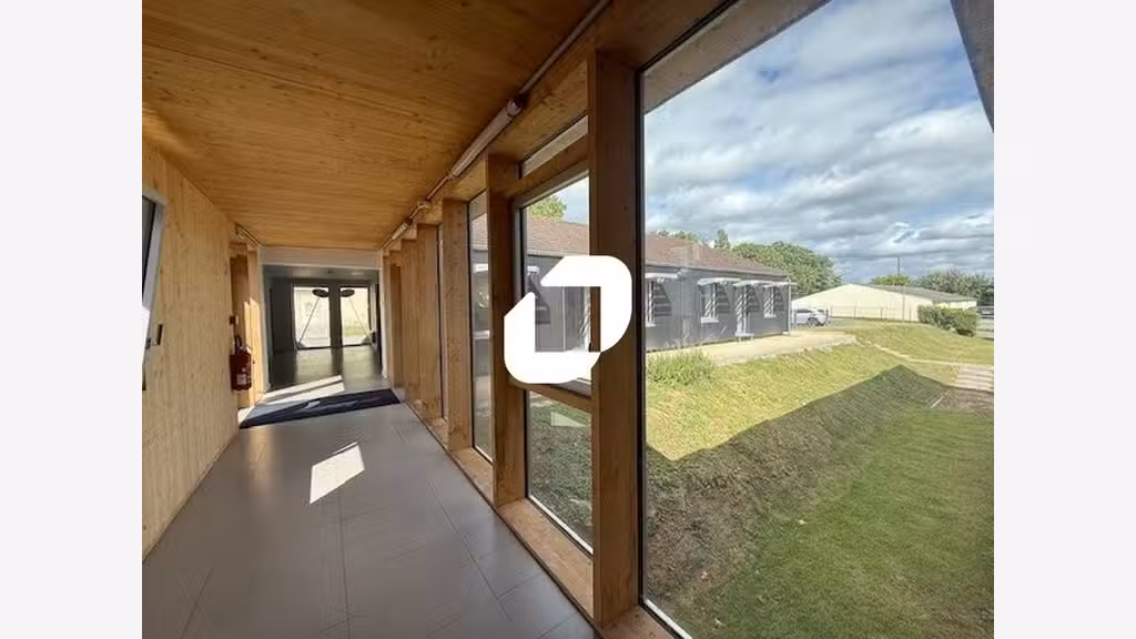 Vente Local d'activité 1953m² Vigny