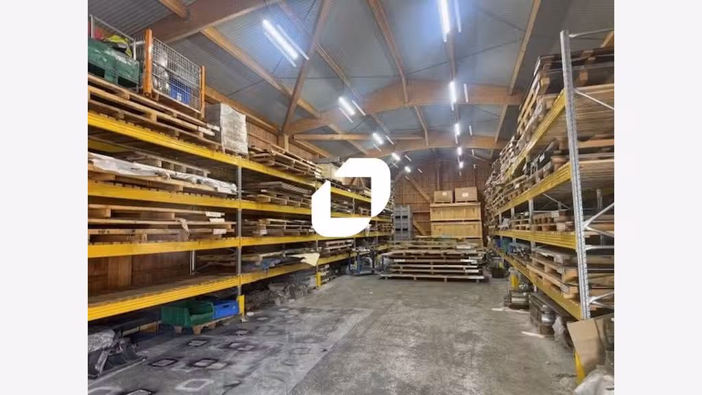 Vente Local d'activité 1953m² Vigny