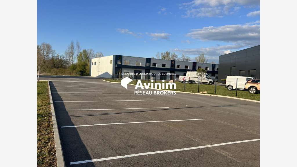 Local activité neuf 200m² à vendre à Villemoirieu