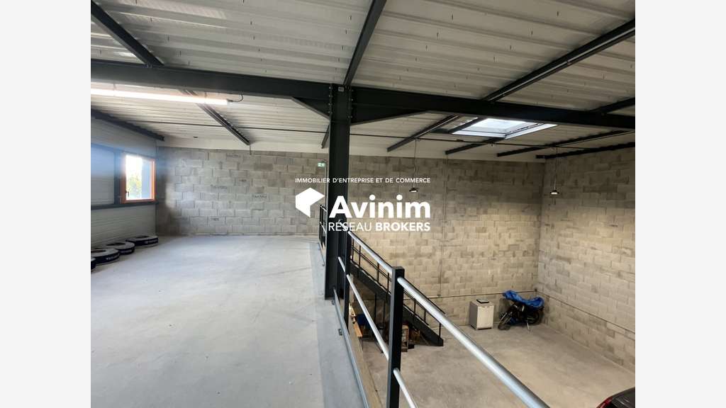 Local activité neuf 200m² à vendre à Villemoirieu