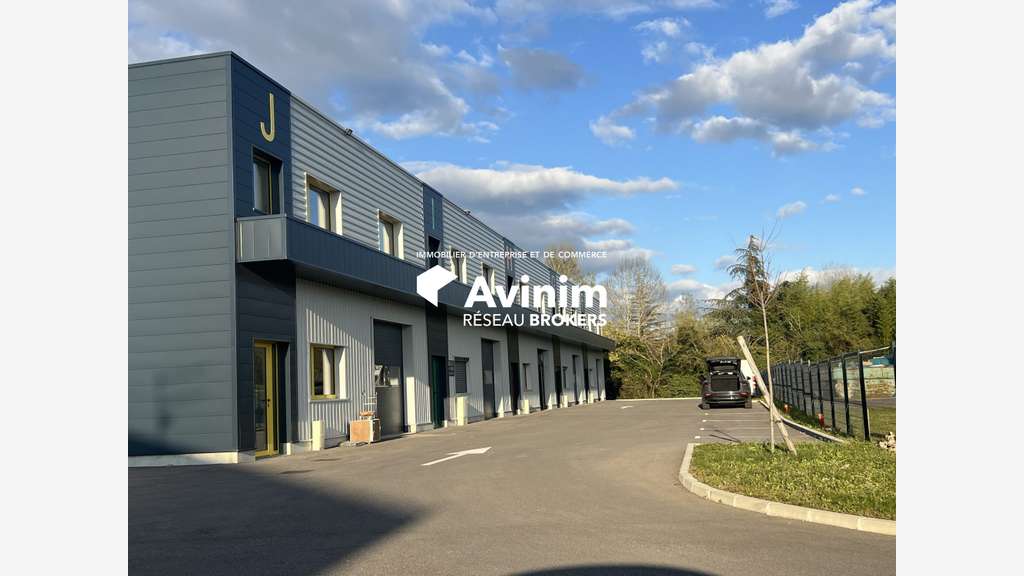 Local activité neuf 200m² à vendre à Villemoirieu