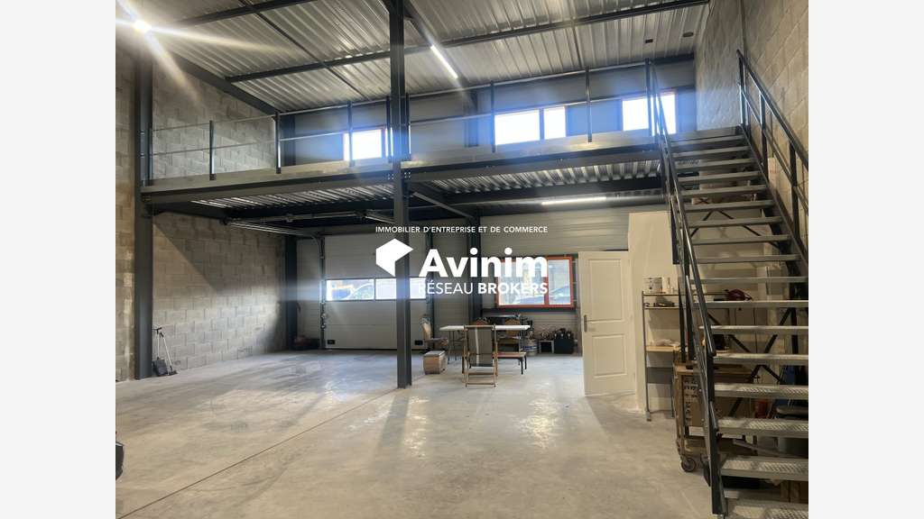 Local activité neuf 200m² à vendre à Villemoirieu