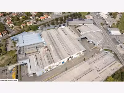 Site industriel de 57 000m² à reprendre à De