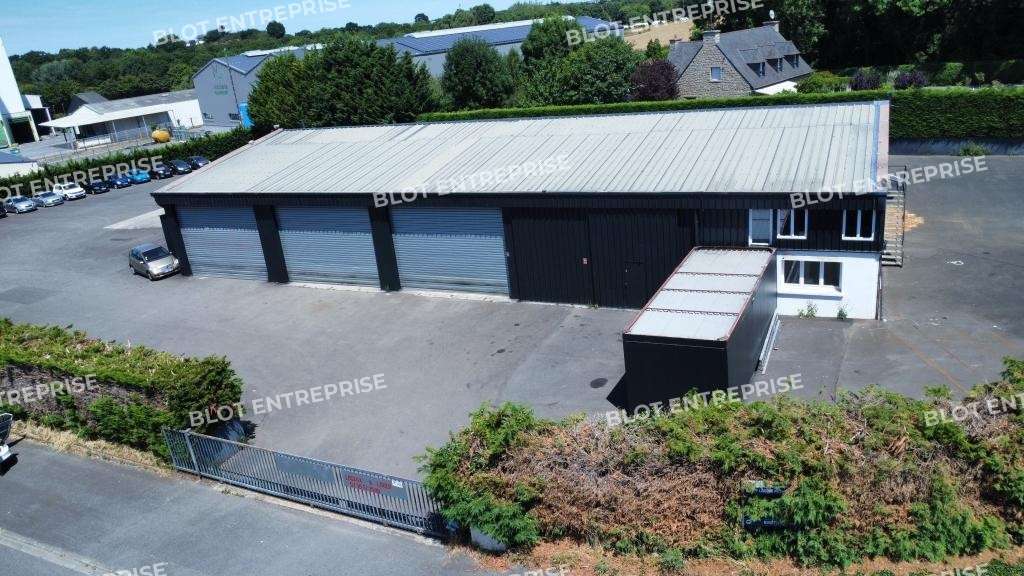 À VENDRE / À LOUER - LOCAL D'ACTIVITES 1 560 M² -