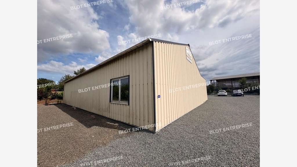 A vendre bâtiment d'activités 173m² à Goudelin