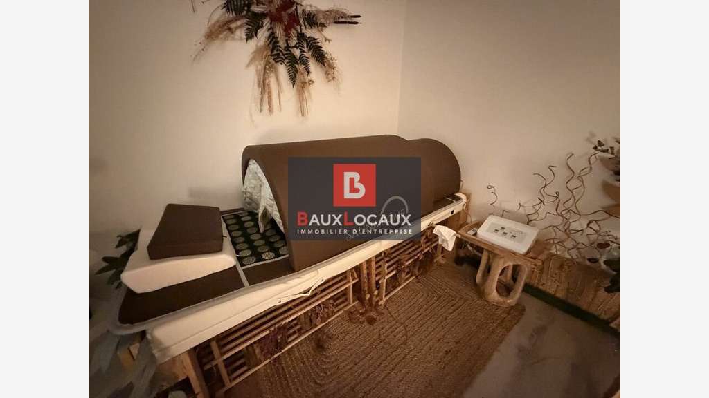 Local atypique 193m² à vendre à Avignon Montfavet