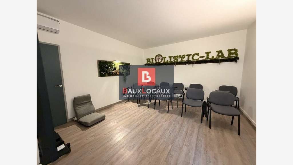 Local atypique 193m² à vendre à Avignon Montfavet