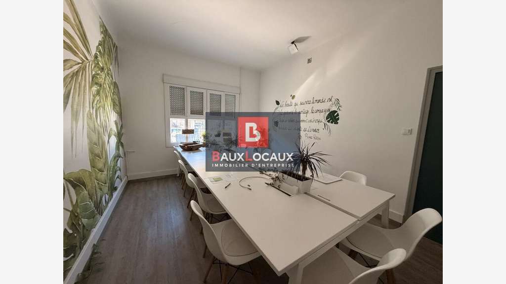 Local atypique 193m² à vendre à Avignon Montfavet