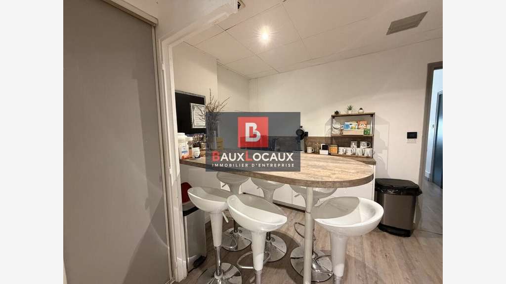 Local atypique 193m² à vendre à Avignon Montfavet