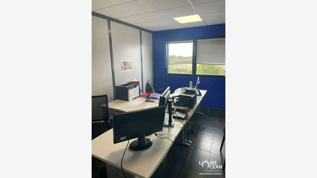 Vente local d'activité 1684m² à Nantes Est