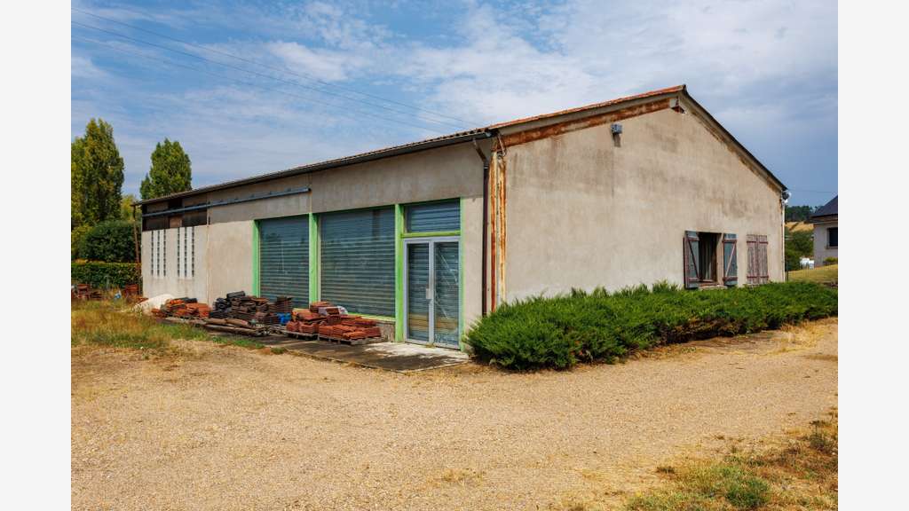 SCI local avec atelier à vendre à Saint-Agnan