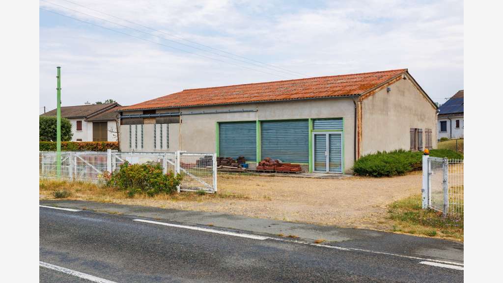 SCI local avec atelier à vendre à Saint-Agnan