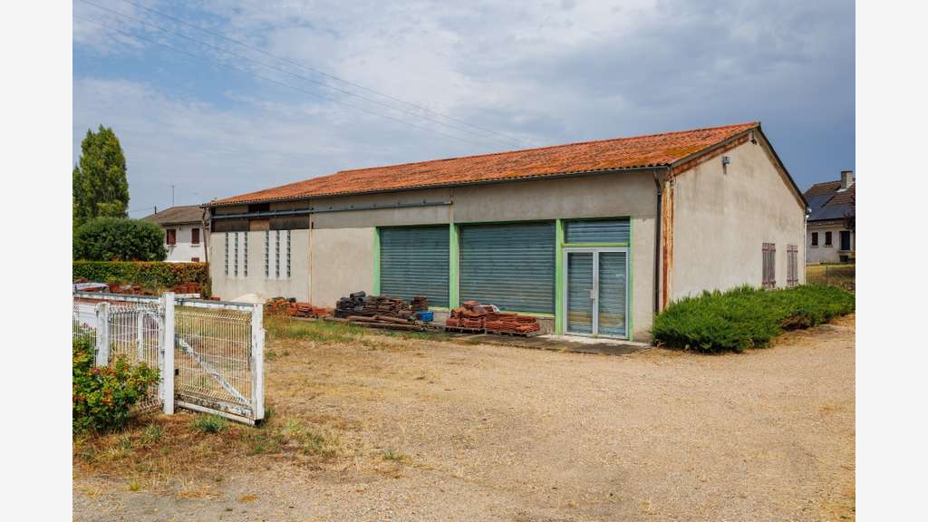 SCI local avec atelier à vendre à Saint-Agnan
