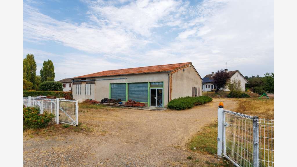 SCI local avec atelier à vendre à Saint-Agnan