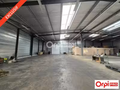 Loca d'activité à vendre de 1500m² à Génissieux