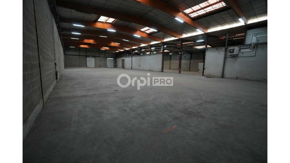 Local d'activité 1000m² à vendre secteur Dijon Est