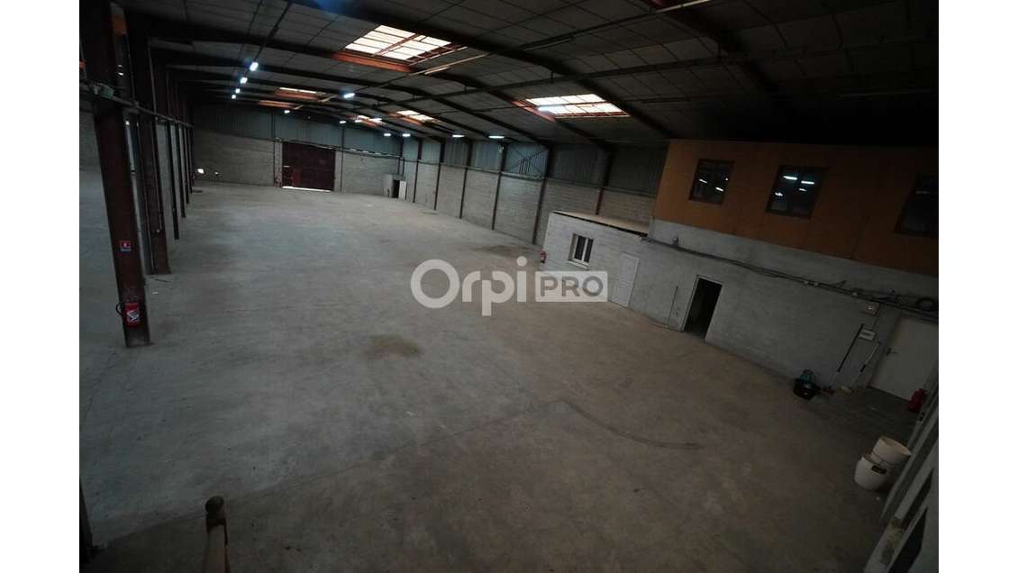 Local d'activité 1250m² à vendre secteur Dijon Est
