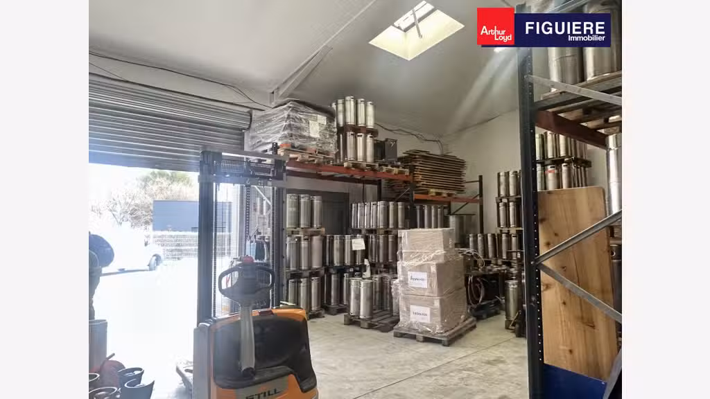 Exclu locaux d'activités à vendre sur Saint-Cannat