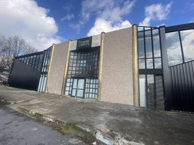 Local d'activité 1485m² à St-Thibault-des-Vignes